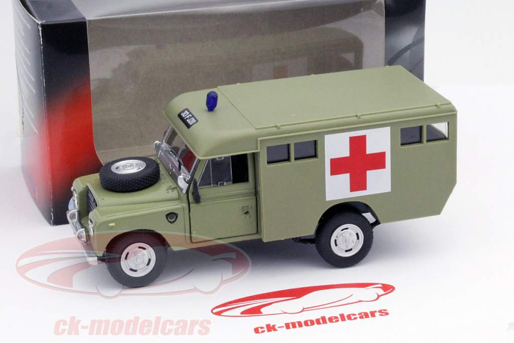Land Rover Series III 109 Ambulance green 1:43 Cararama