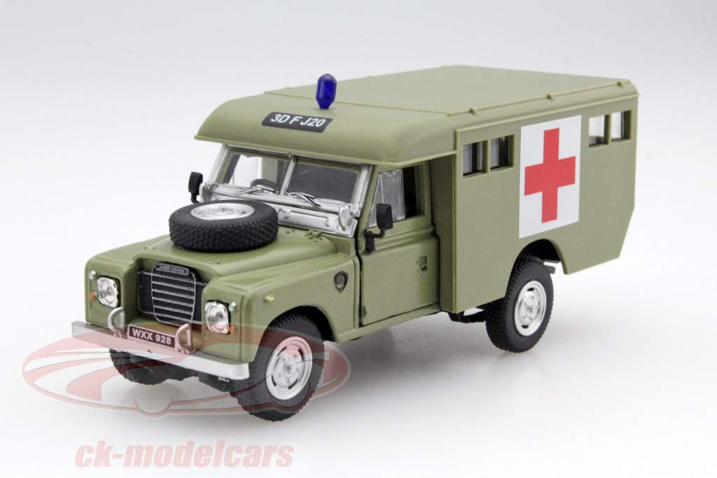 Land Rover Series III 109 Ambulance green 1:43 Cararama