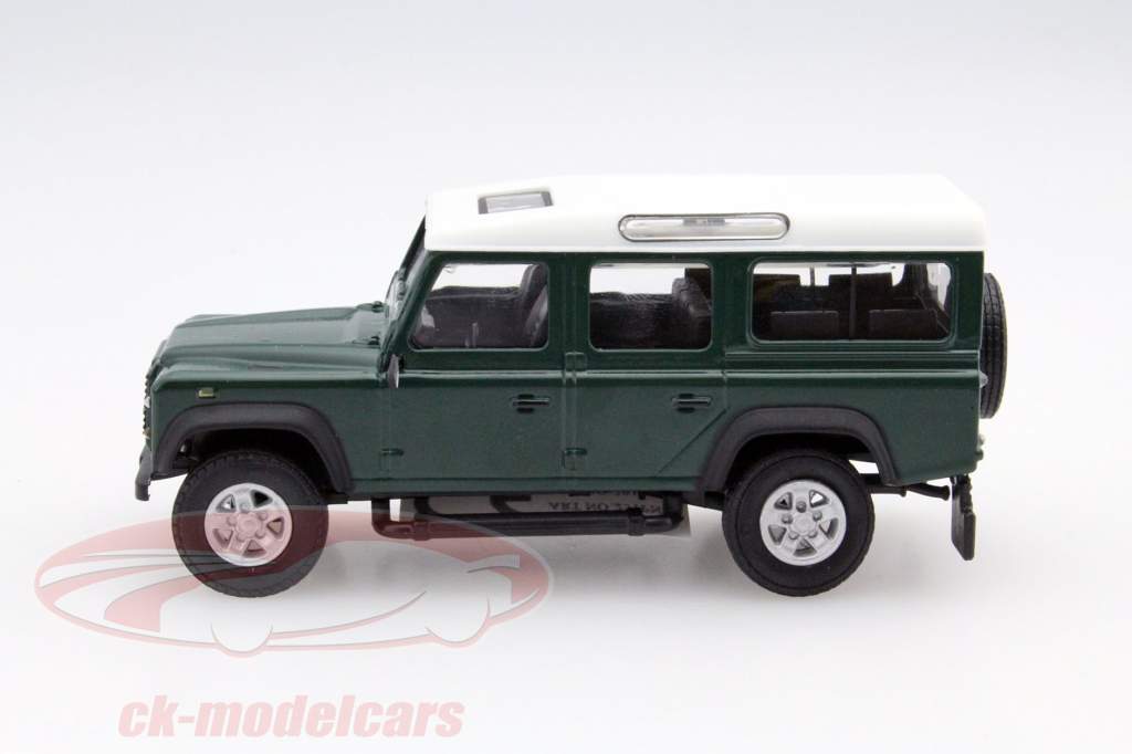 Land Rover Defender 110 vert foncé 1:43 Cararama