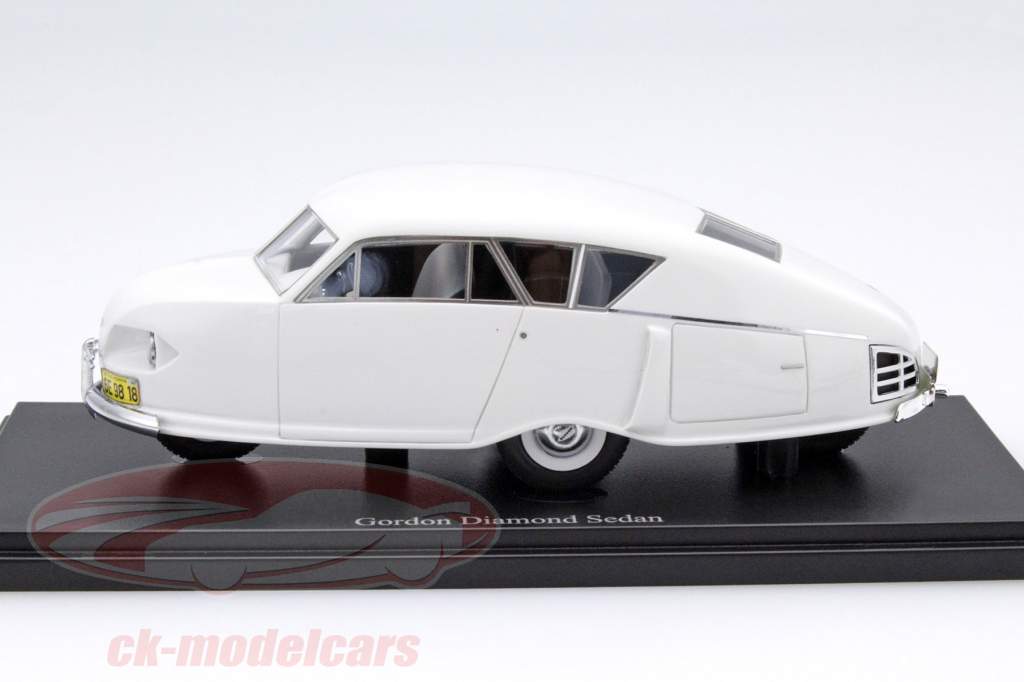 Gordon Diamond Sedan año 1949 blanco 1:43 Autocult