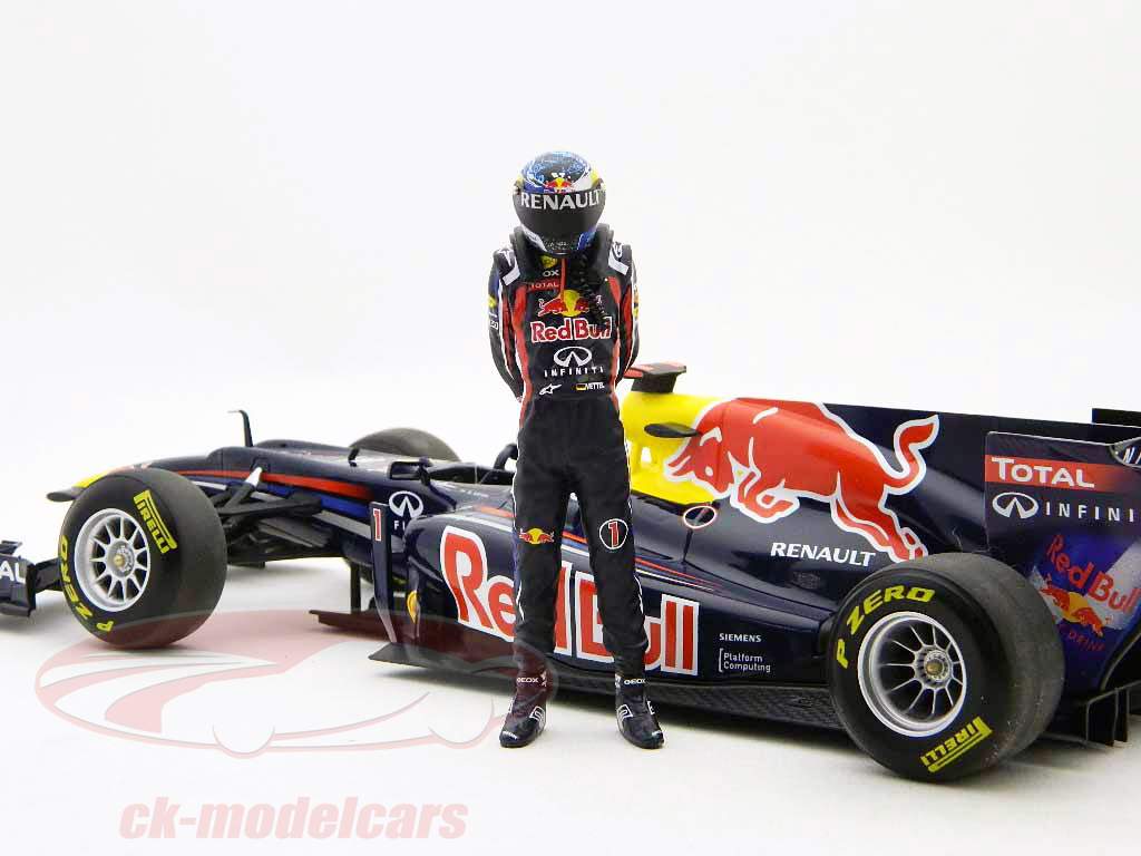S. Vettel driver figure formula one worldchampion 2011 standing Ed.2 1:18 TopMo