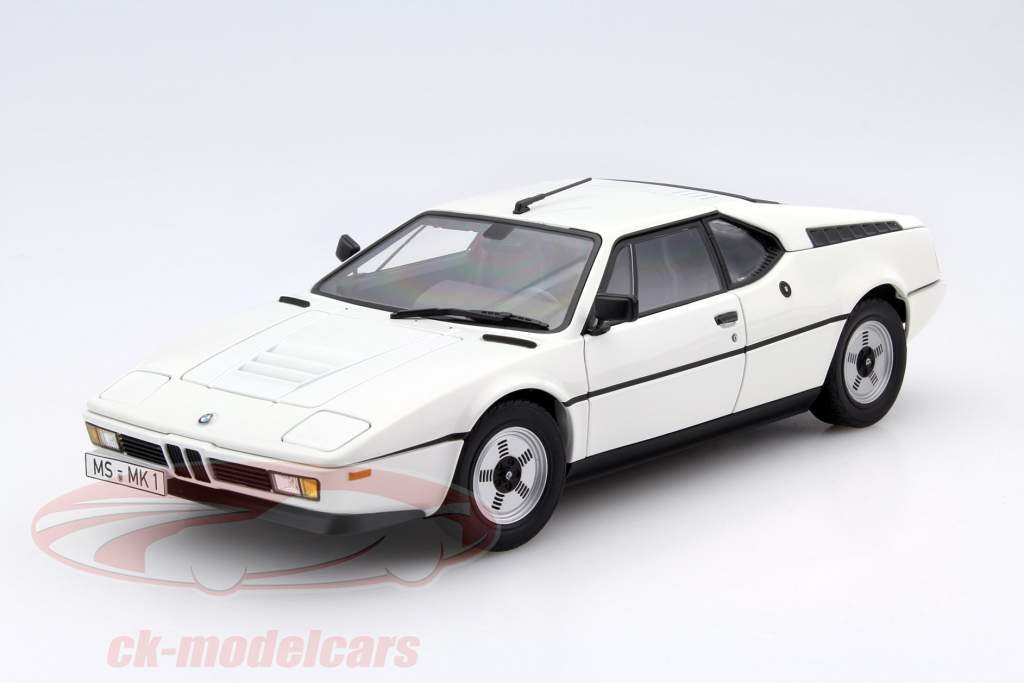 Version BMW M1 route construite en 1978 blanc 1:18 Norev