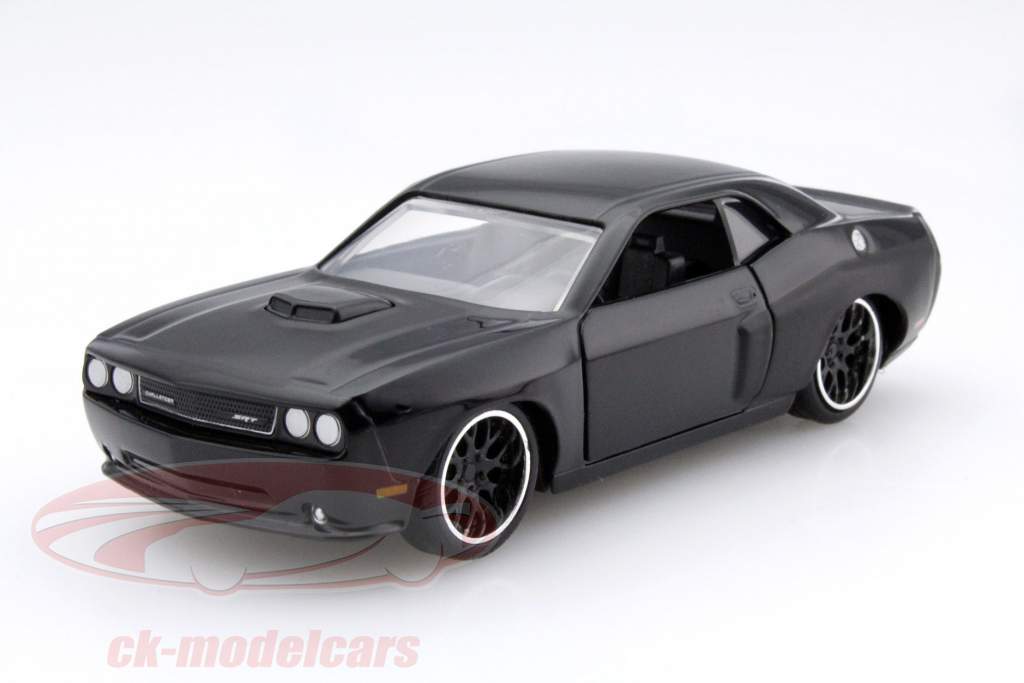 Dom's Dodge Challenger SRT8 Fast and Furious black 1:32 Jada Toys