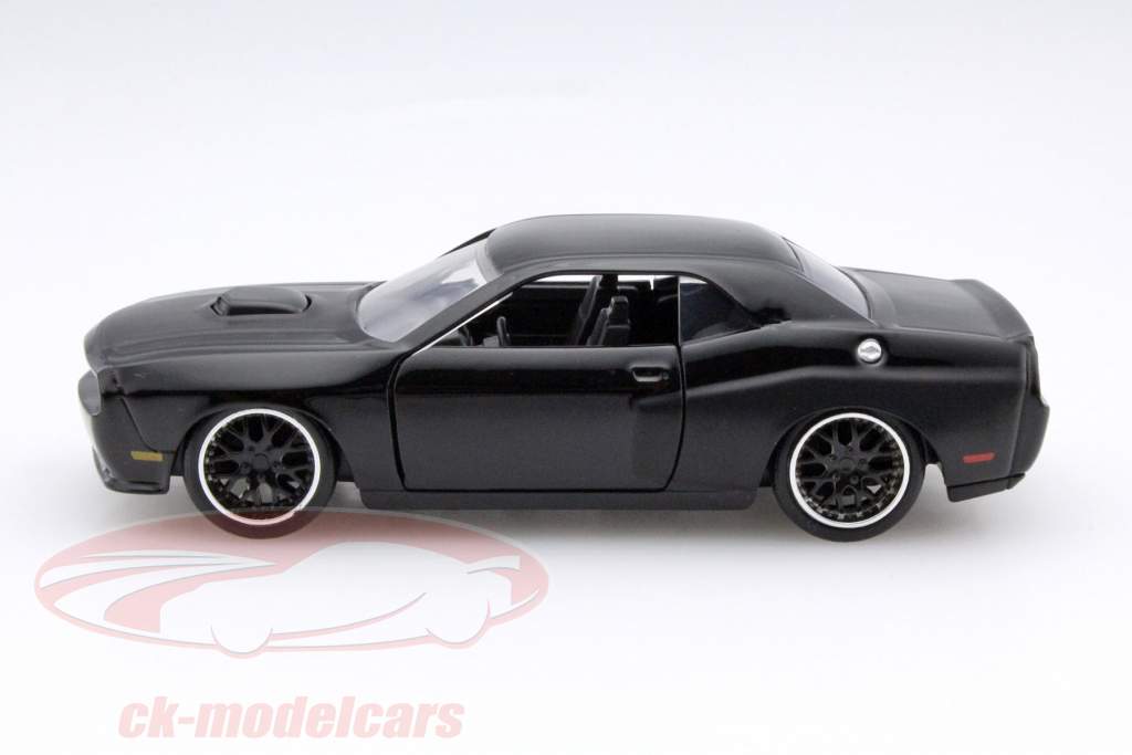 Dom's Dodge Challenger SRT8 Fast and Furious black 1:32 Jada Toys