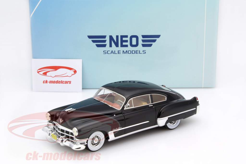 Cadillac Serie 62 Club Coupe año 1949 negro 1:24 Neo