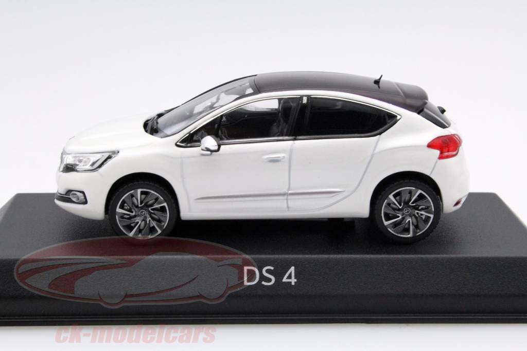 Citroen DS 4 год 2015 белый 1:43 Norev