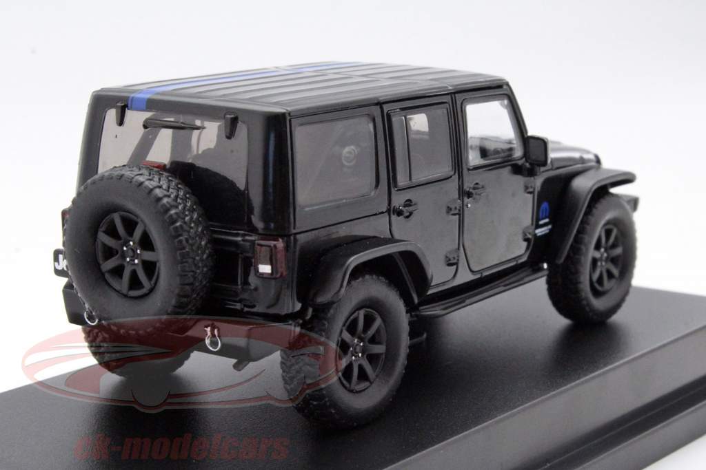 Jeep Wrangler Unlimited Mopar Edition Year 2014 black / blue 1:43 Greenlight