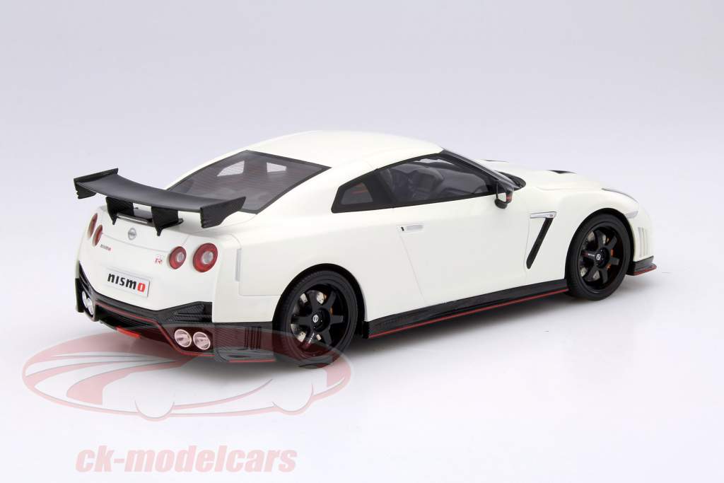 Nissan Skyline R35 Nismo blanco 1:18 GT-SPIRIT