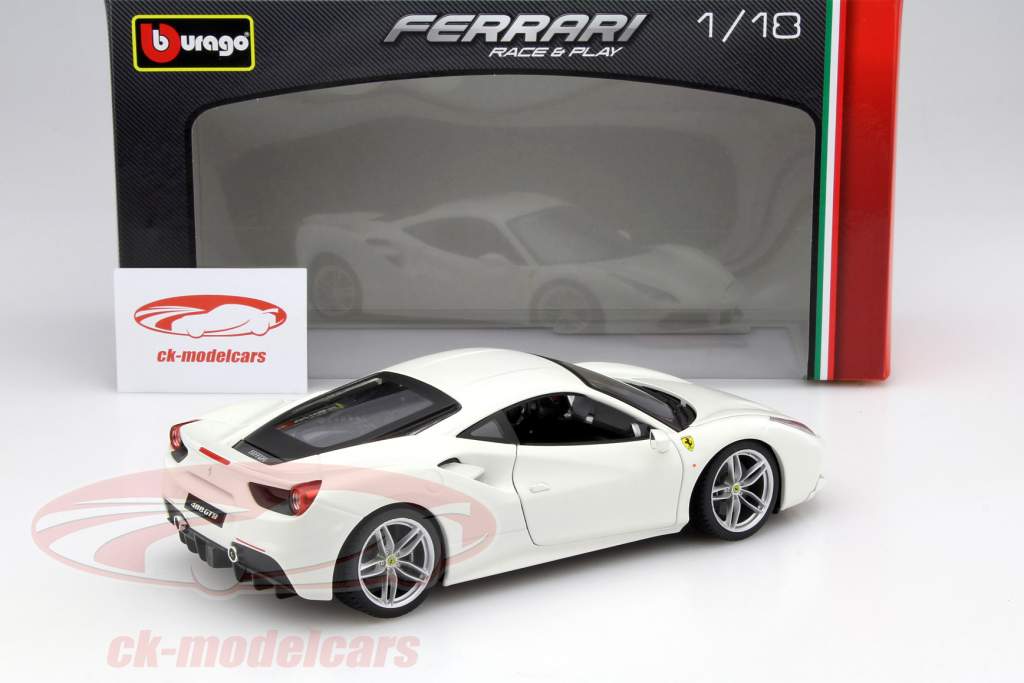Ferrari 488 GTB white 1:18 Bburago