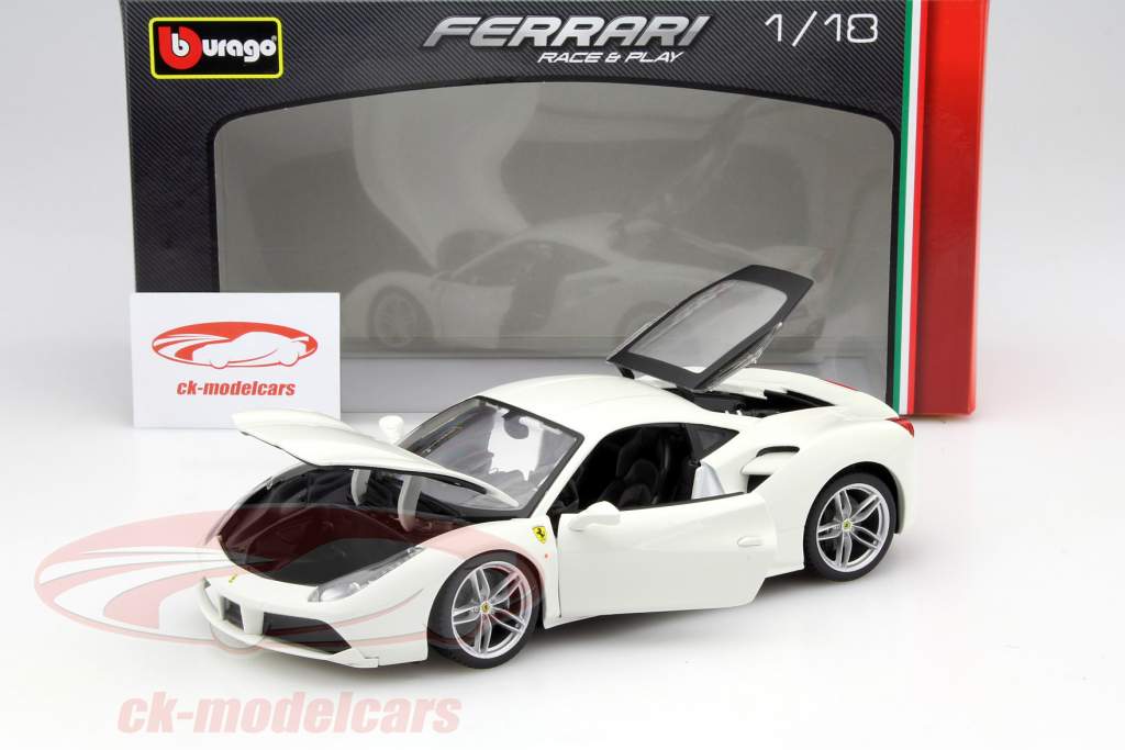 Ferrari 488 GTB white 1:18 Bburago