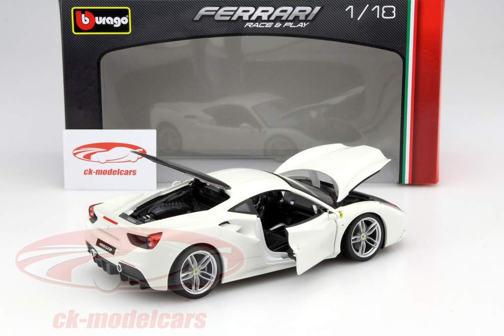 Ferrari 488 GTB white 1:18 Bburago