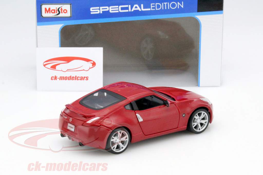 Nissan 370 Z Year 2009 red 1:24 Maisto