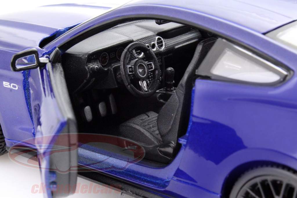 Ford Mustang 年 2015 ブルー 1:24 Maisto