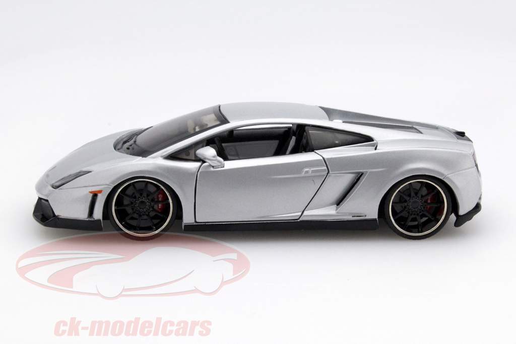 Lamborghini Gallardo LP560-4 silver 1:24 Maisto