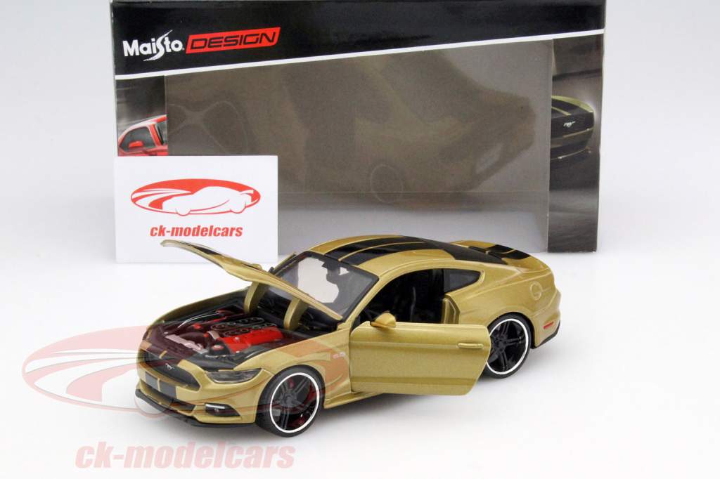 Ford Mustang GT 年 2015 金 / 黑 1:24 Maisto