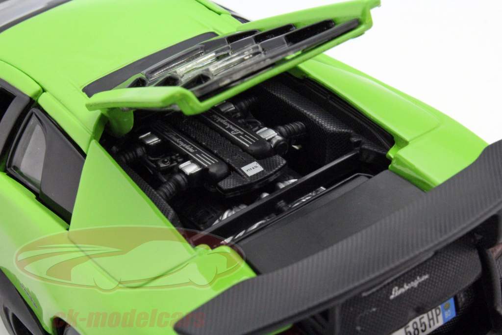 Lamborghini Murcielago LP 670-4 SV vert 1:24 Bburago