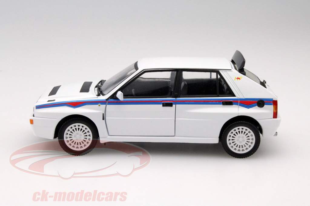 Lancia Delta HF Integrale wit 1:24 Bburago