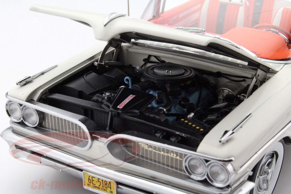 Pontiac Bonneville Open Convertible Baujahr 1959 cameo ivory 1:18 SunStar