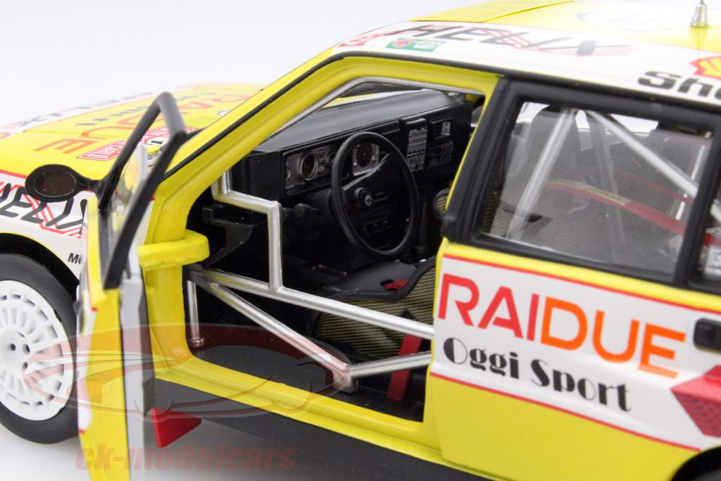 Lancia Delta Integrale #11 Rally Monte Carlo 1989 Cerrato, Vasino 1:18 SunStar