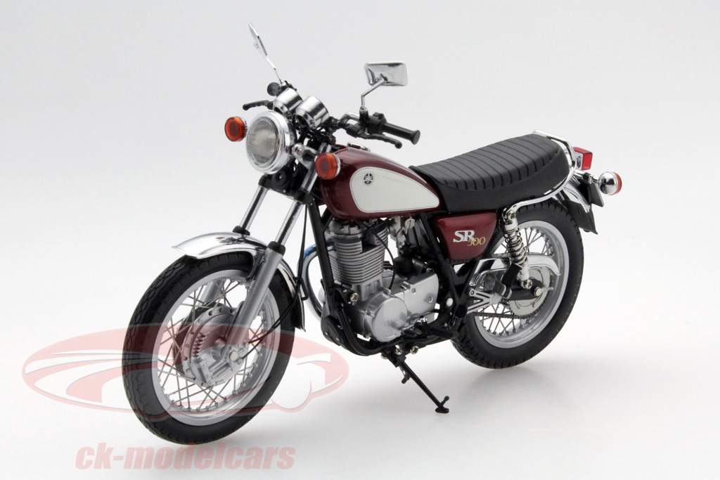 Yamaha SR 500 año 1998 rojo / blanco 1:12 Minichamps