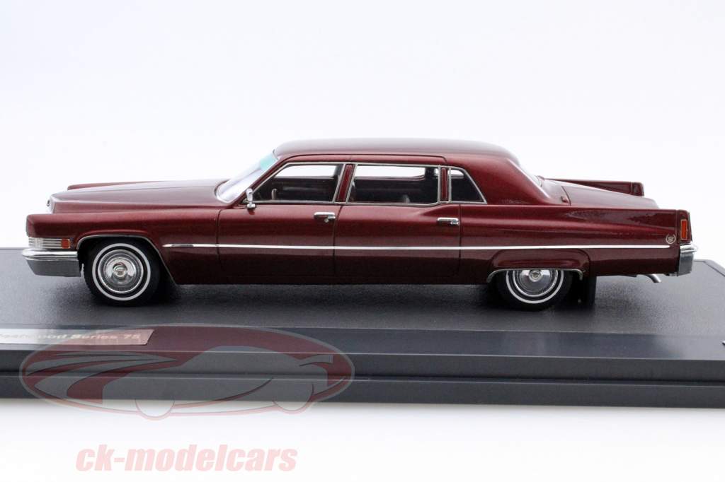 Cadillac Fleetwood Series 75 año 1970 rojo metálico 1:43 Matrix