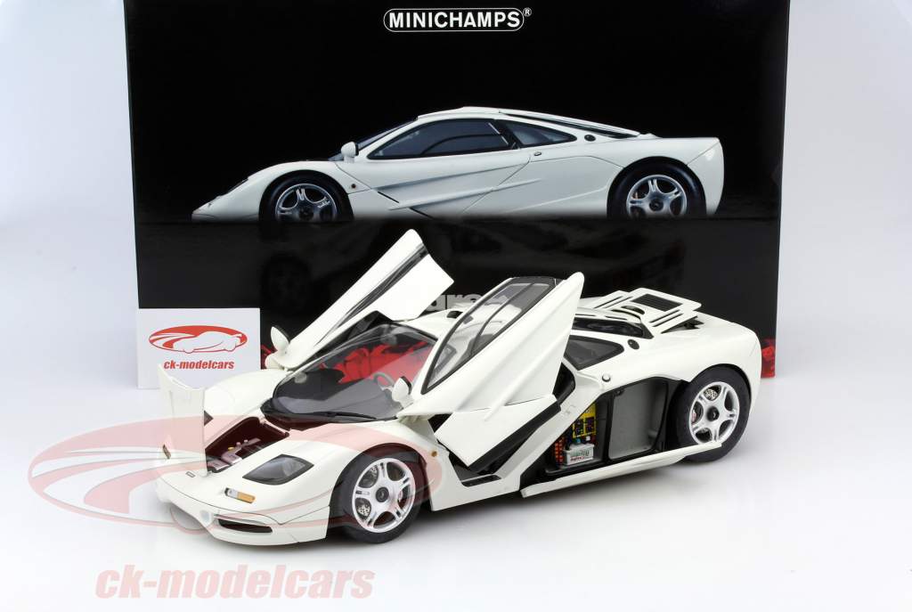 McLaren F1 Roadcar 1994 white 1:12 Minichamps