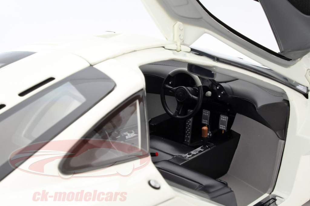 McLaren F1 Roadcar 1994 white 1:12 Minichamps