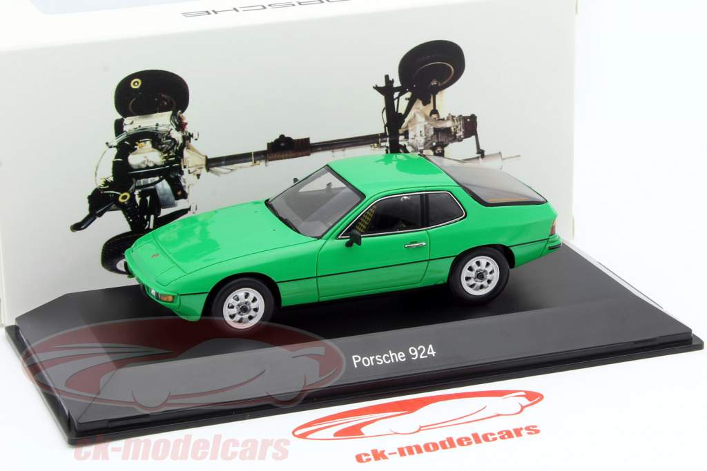 Porsche 924 绿 1:43 Spark