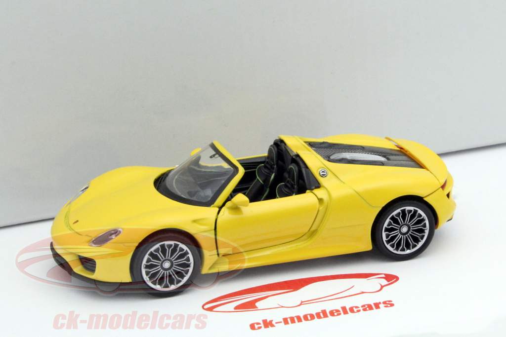 Porsche 918 Spyder Pullback gul 1:32 Welly