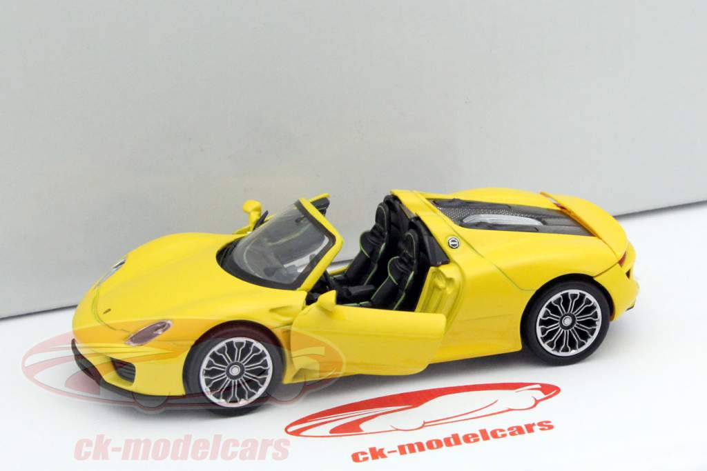 Porsche 918 Spyder Pullback gul 1:32 Welly