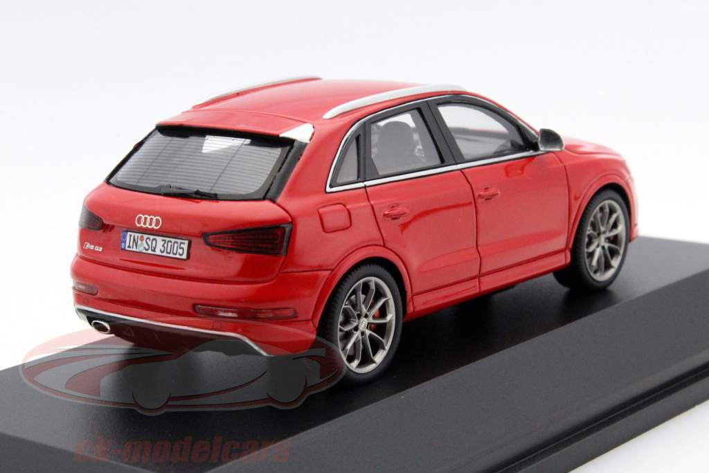 Audi RS Q3 jaar 2015 Misano rood 1:43 Spark