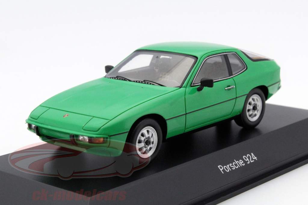 Porsche 924 grøn 1:43 Spark