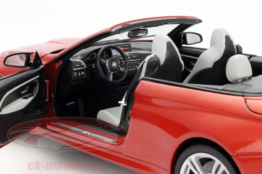 BMW M4 Convertible (F83) jaar 2014 Sakhir oranje 1:18 ParagonModels