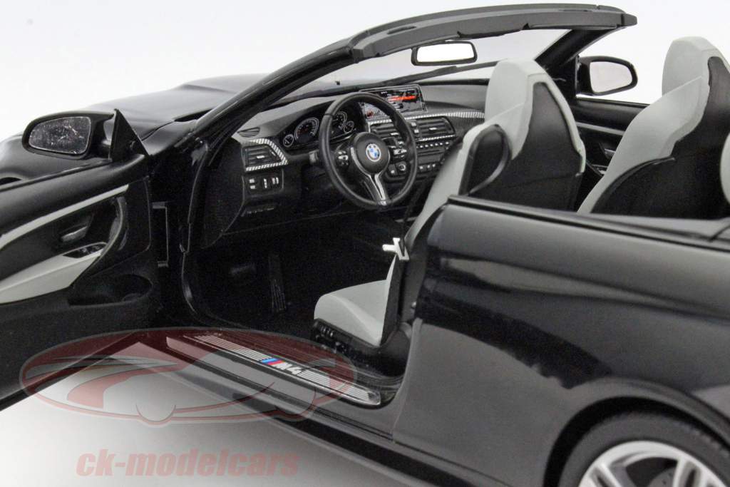 BMW M4 Convertible (F83) år 2014 safir sort 1:18 ParagonModels
