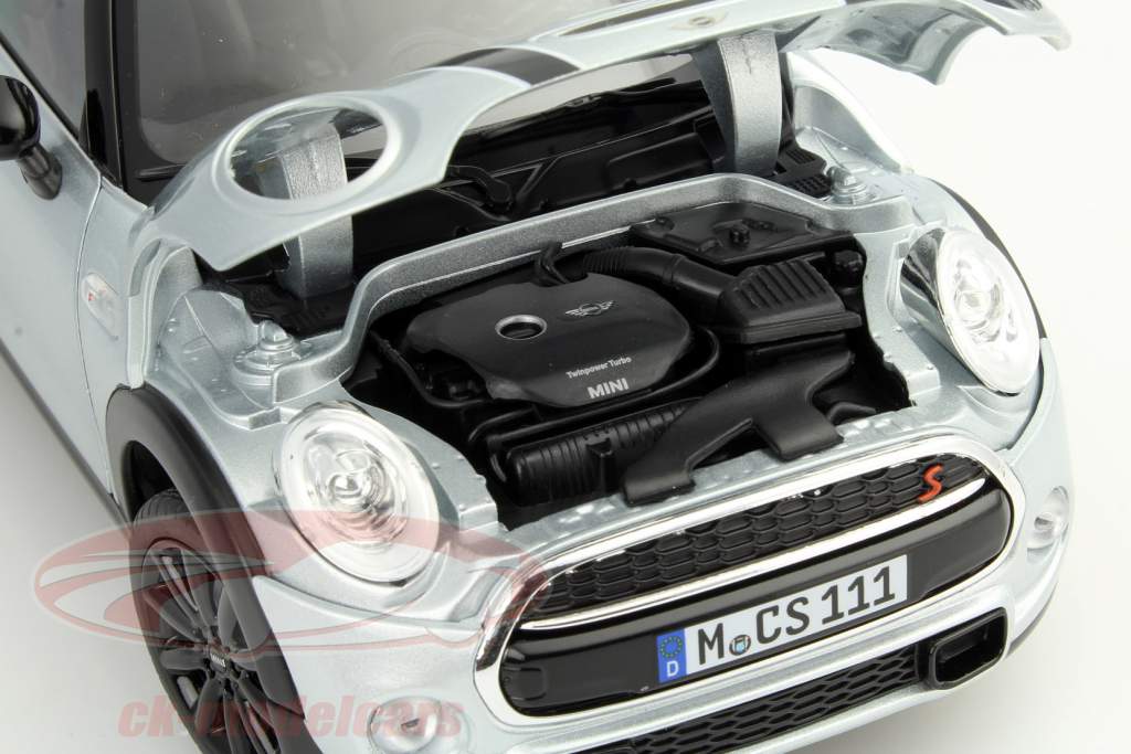 Mini Cooper S год 2015 серебряный 1:18 Norev