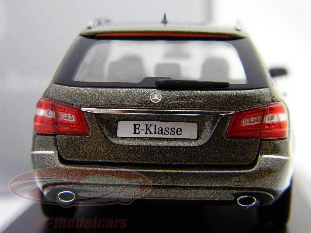 Mercedes-Benz E-Class immobilier indiumgrau 1:43 Schuco