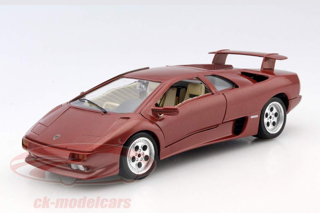 Lamborghini Diablo år 1990 maroon 1:18 Bburago