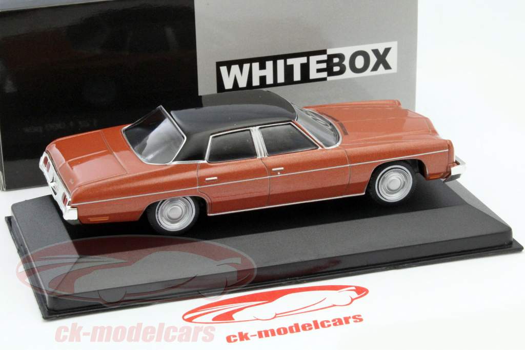 Chevrolet Bel Air año 1973 cobre / negro 1:43 WhiteBox