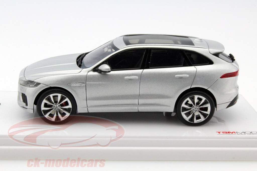 Jaguar F-Pace год 2016 серебряный 1:43 TrueScale