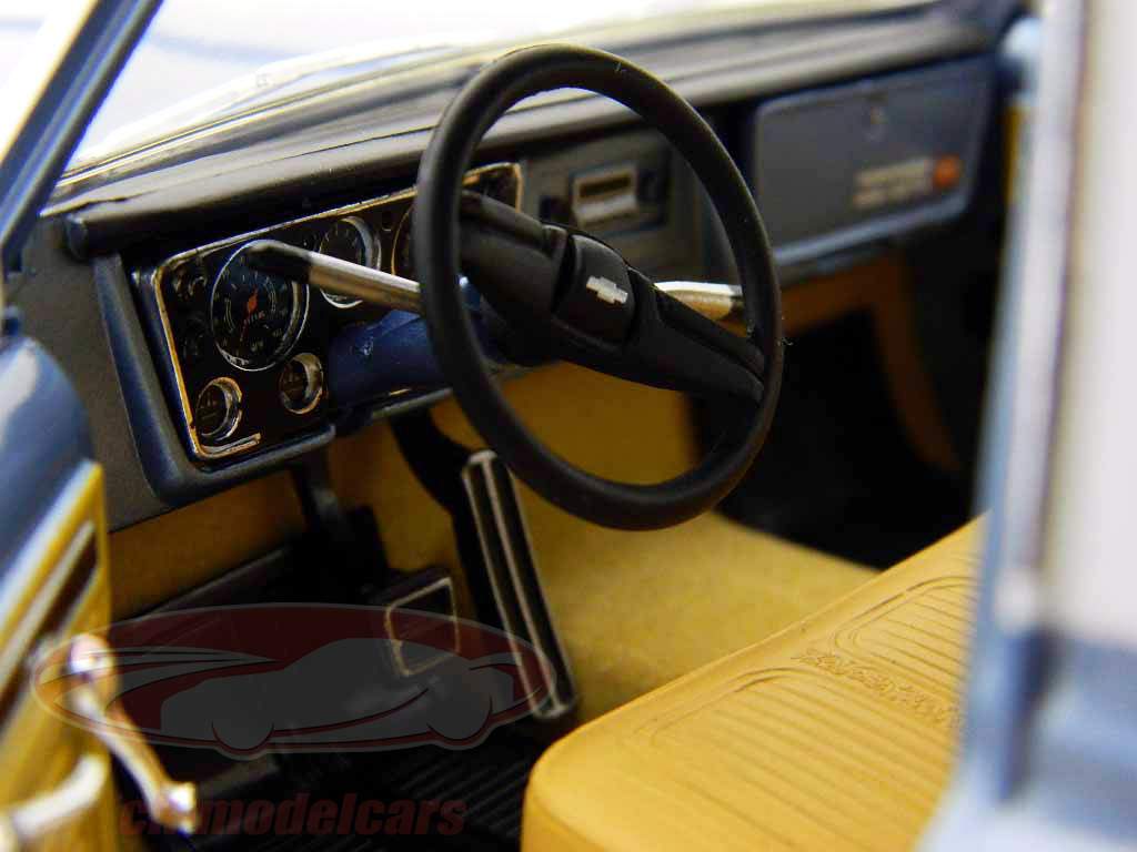 Chevrolet Fleetside Pickup C10 lightblue 1:18 Ertl