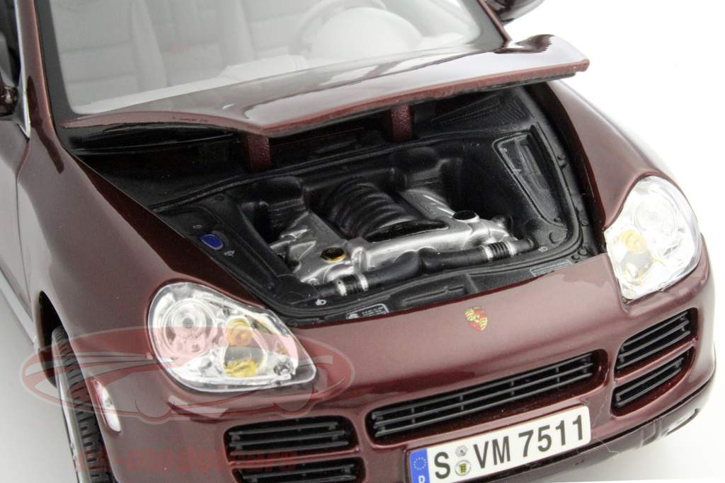 Porsche Cayenne S dunkelrot metallic 1:18 Maisto