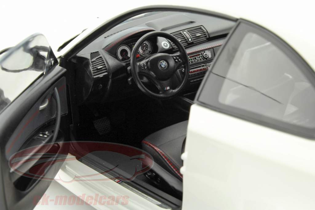 BMW 1er M Coupe US Version 年 2011 ホワイト 1:18 Minichamps