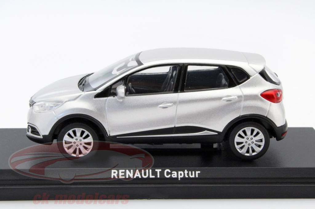 Renault Captur anno 2013 argento 1:43 Norev