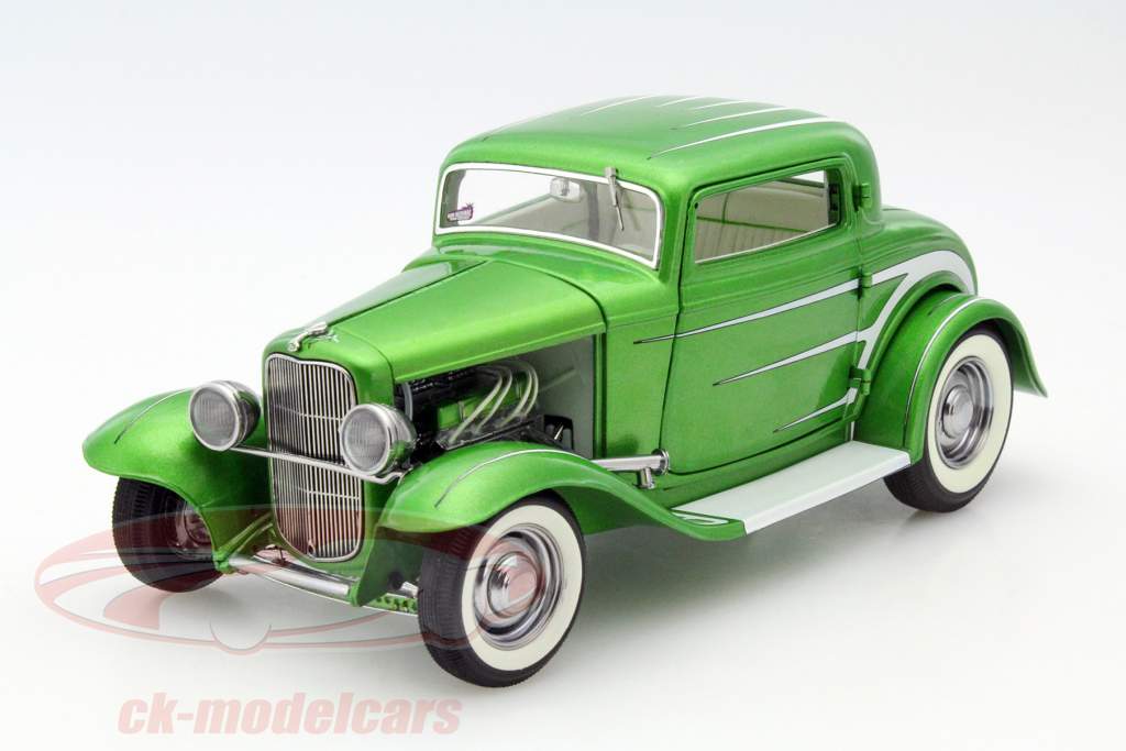 Ford 3 Window 年 1932 グリーン 1:18 GMP
