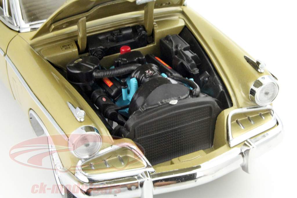 Studebaker Golden Hawk année 1957 or 1:18 SunStar