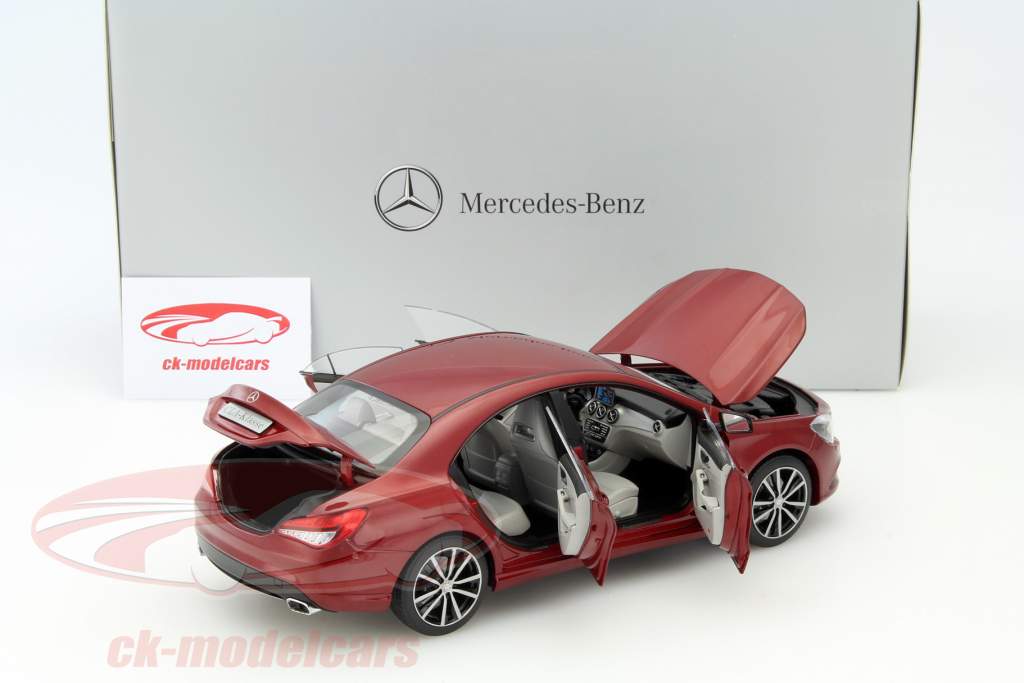 梅赛德斯 - 奔驰CLA级巴塔哥尼亚红色金属1:18 NOREV