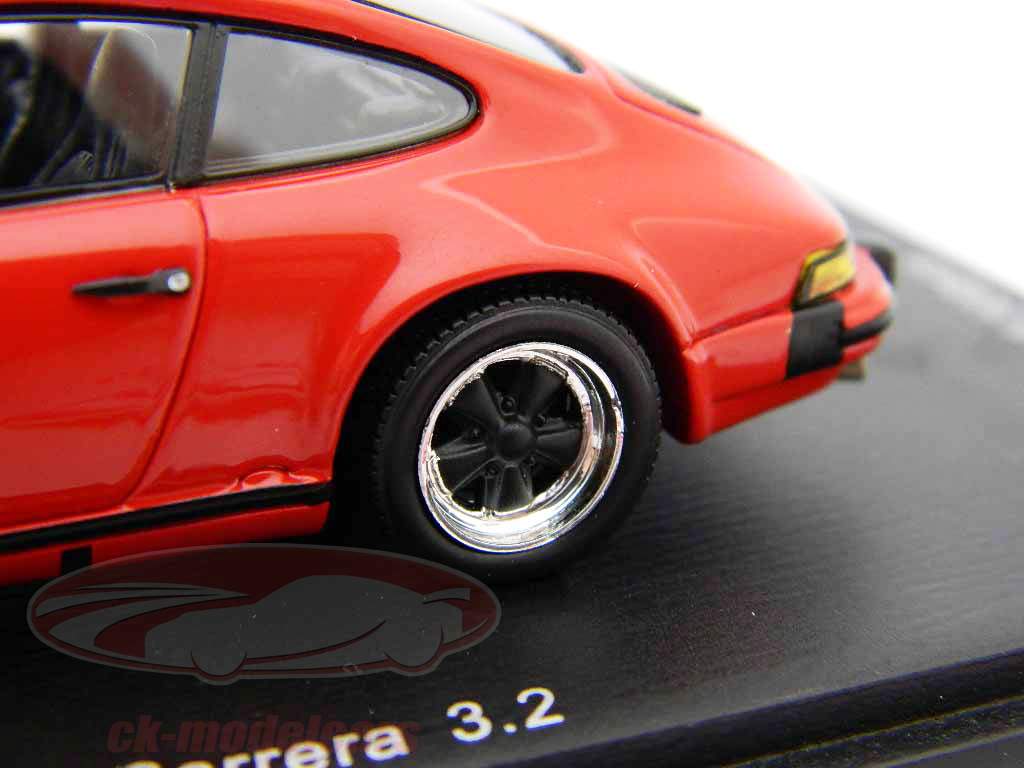 Porsche 911 Carrera 3,2 Guardie rosso / rosso Spark 1:43