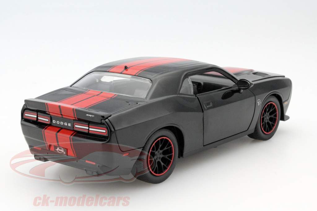 Dodge Challenger SRT Hellcat год 2015 черный / красный 1:24 Jada Toys
