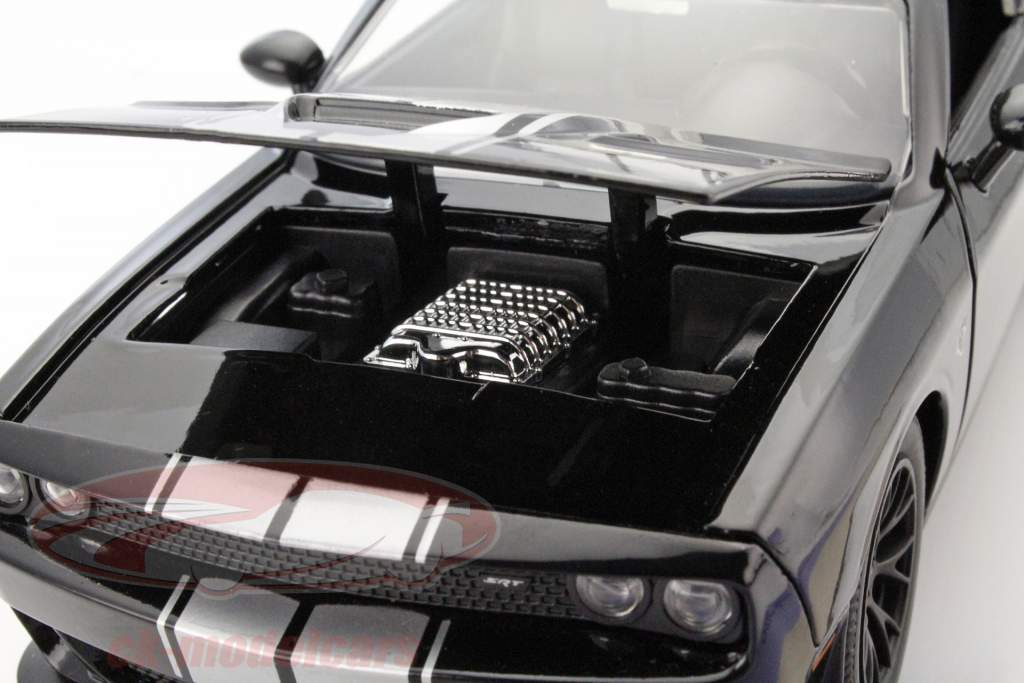 Dodge Challenger SRT Hellcat год 2015 черный / серебряный 1:24 Jada Toys