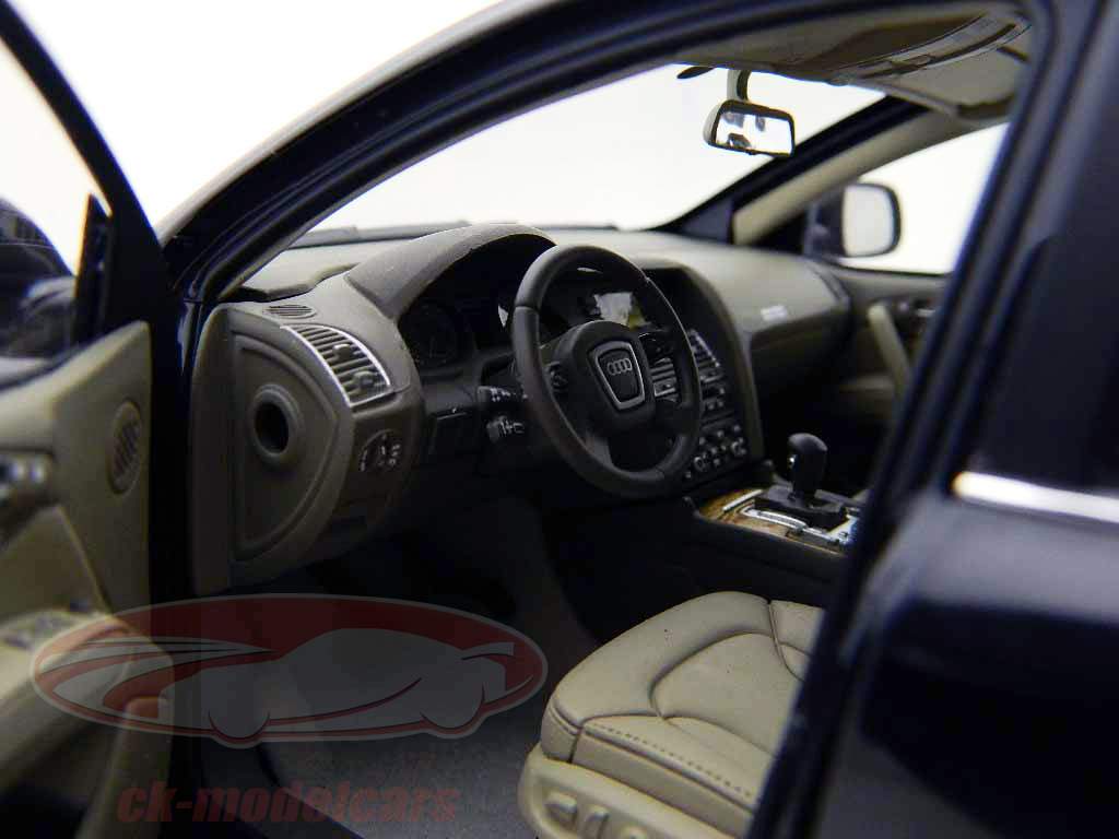 アウディQ7モデル2006黒/黒1時18京商